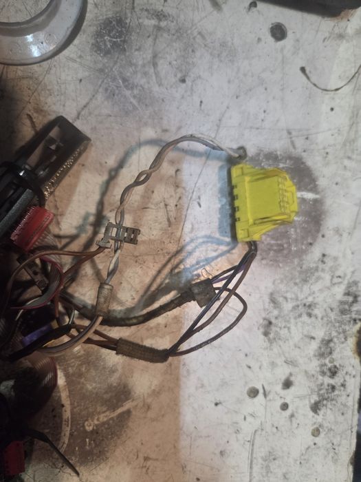 Consola seat leon 1m 2din adaptada.