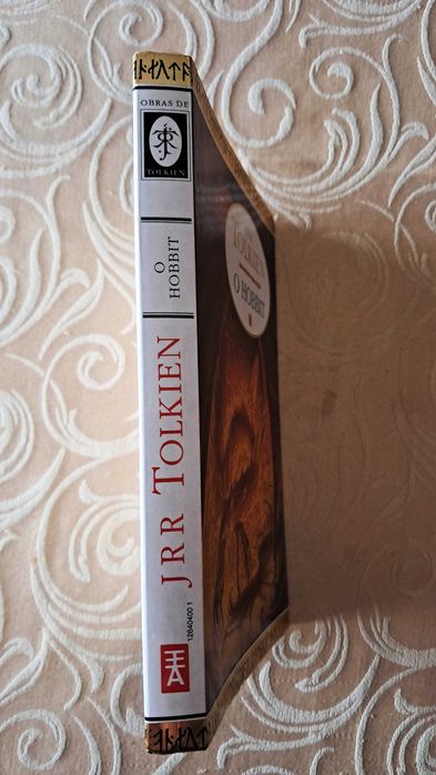 J R R Tolkien - O Hobbit