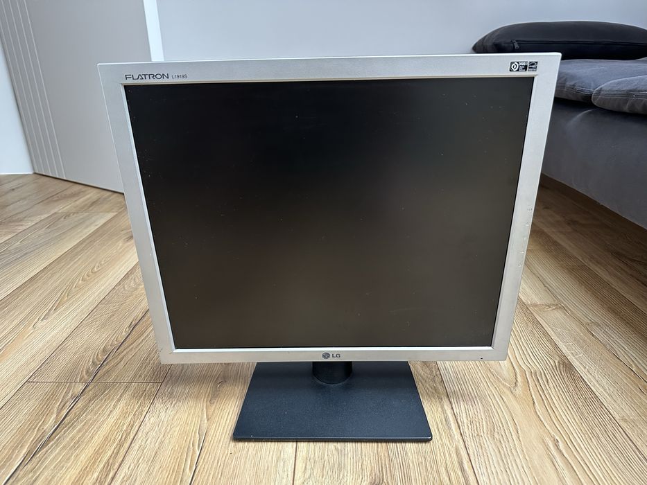 Monitor 19” LG Flatron L1919S sprawny w 100%