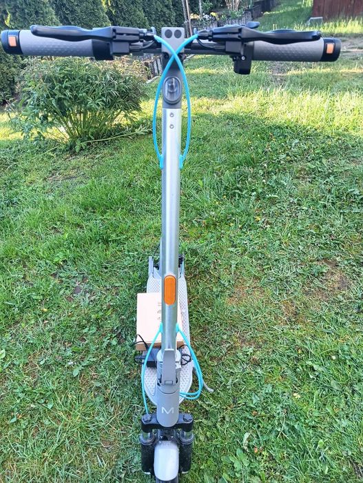 Sprzedam chulajonge motus scooty 10 plus 2023