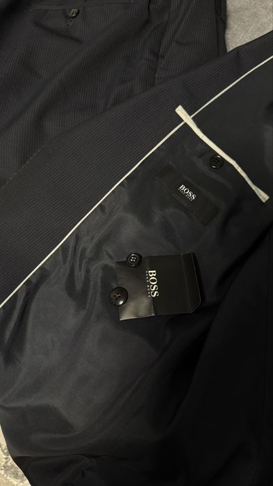 Новий чоловічий костюм HUGO BOSS