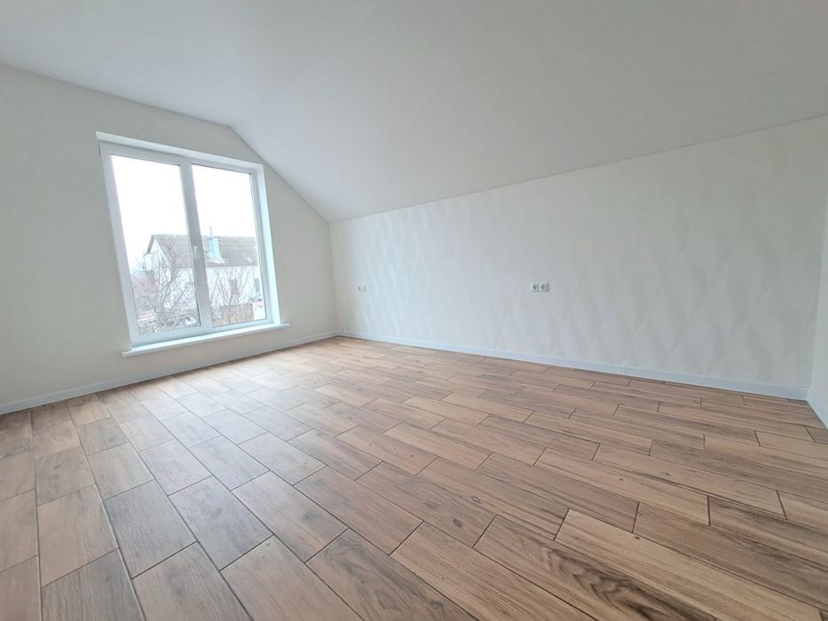 Продам будинок 120 м.кв. на 5 сотках з терасою та навісом для авто
