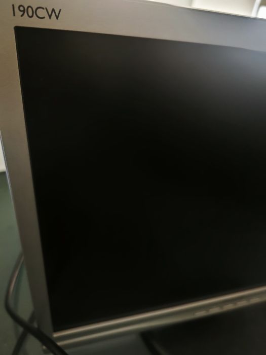 Monitor Philips 190cw e teclado Microsoft