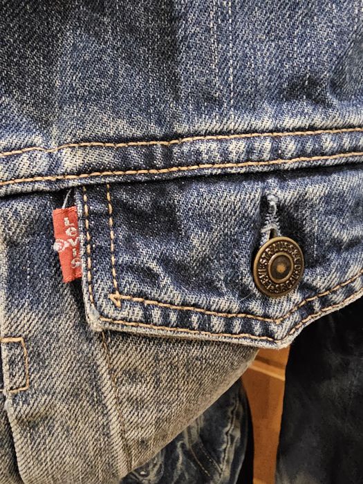 Продам піджак Levis