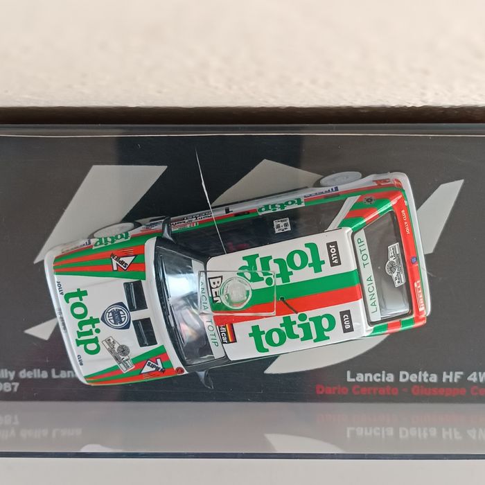 Lancia Delta HF 4WD 1/43