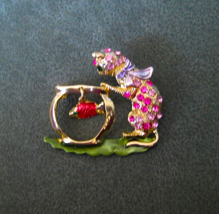 Alfinete / Broche / Pregadeira Gato no Aquario Rosa NOVO