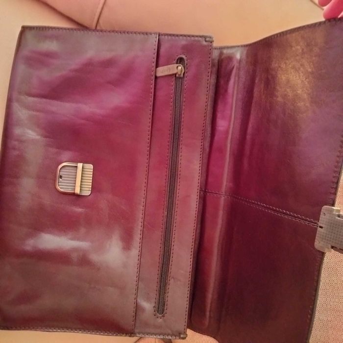 Pasta executivo em pele genuína (com chave)