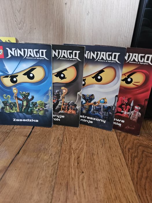 Zestaw 7 ksiażek lego ninjago