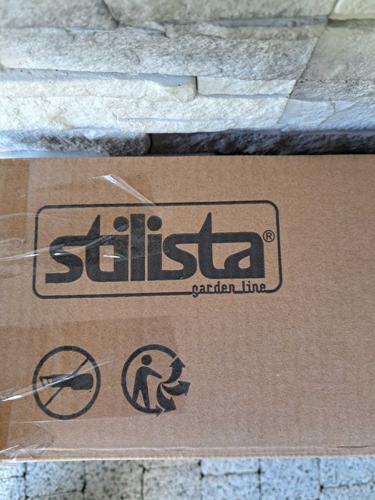 Skrzynka pocztowa z gazetownikiem