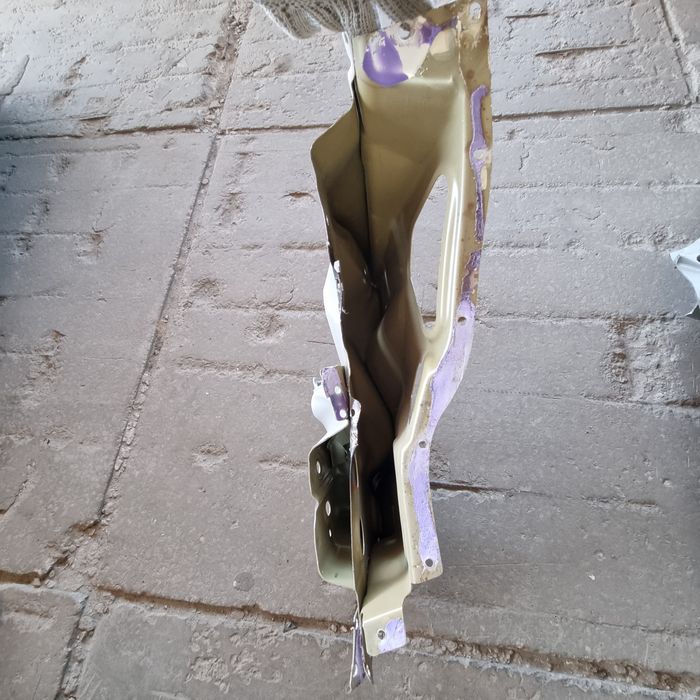 Підсилювач стійки задньої арки, чверть на Tesla MY