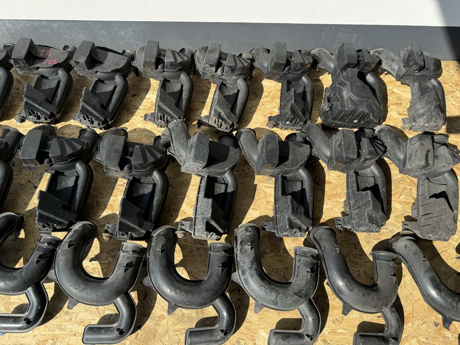 Резонатор повітряний патрубок заборник  Renault 8200923128