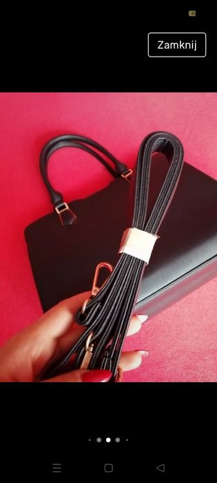 Duża czarna elegancka torebka do biura solidnie wykonana mieści A4