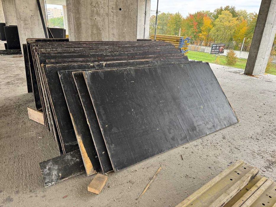 Продаю фанеру ламіновану. Гладка 21 мм.