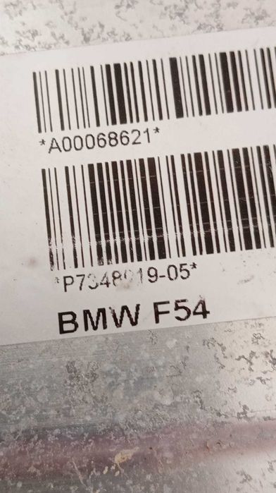 Barra de Suporte de para-choque traseiro.