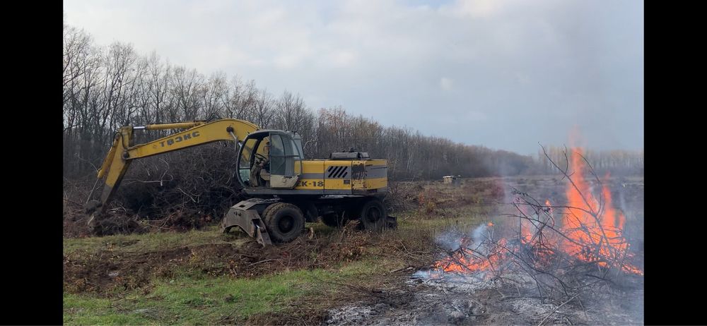 Екскаватор "Твэкс" ЕК-18