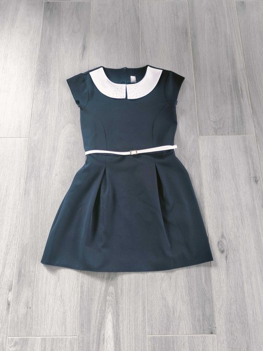 Sukienki 134/140/146