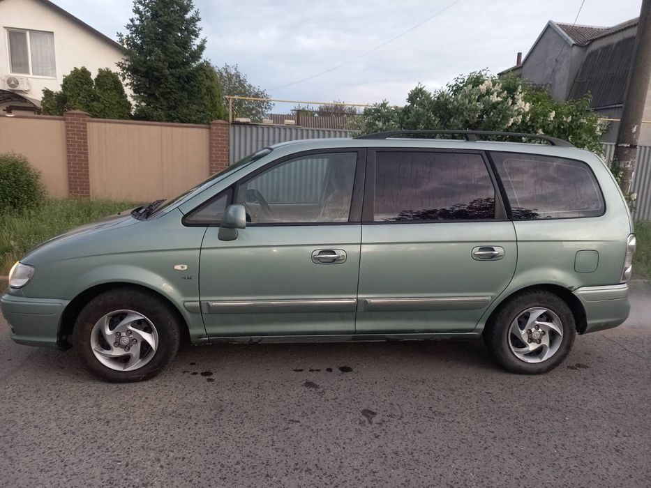 HYUNDAI TRAJET 2 л дизель, 2005 року,