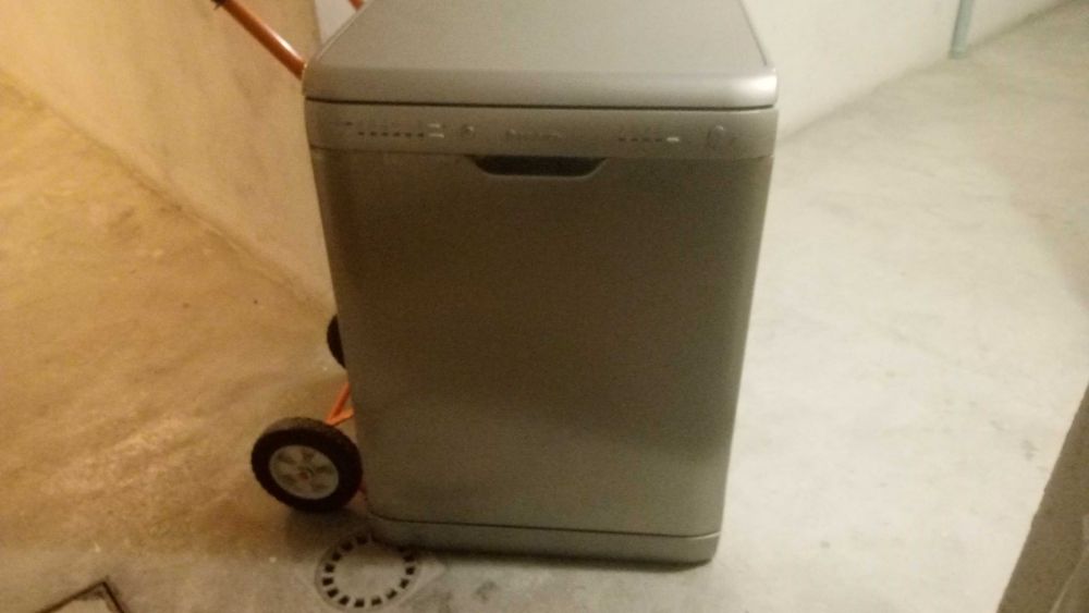 Máquina de Lavar Loiça Ariston