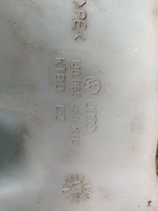 Бачок омывателя лобового стекла Skoda Volkswagen Audi Seat