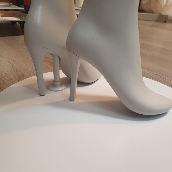 Manekin Genesis  damski calopostaciowy bialy matowy