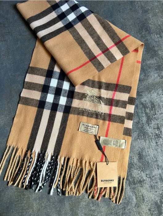 Szalik Burberry nowy
