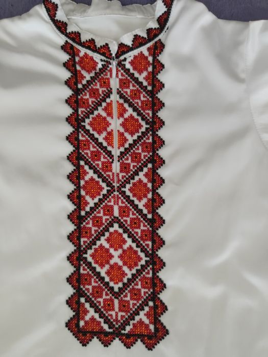 Продам вишиванку на хлопчика