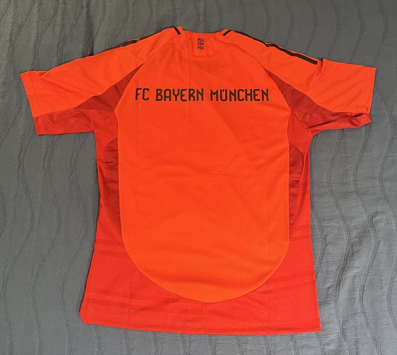 Camisola principal Bayern Munich 2024-25