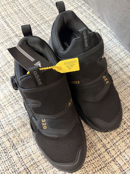Кросівки Adidas. Автошнурок. Демісезон / осінь