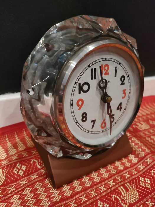 Zegarek kryształowy PRL