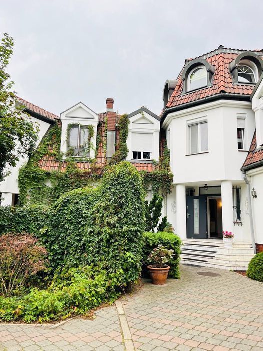 750 злотых месяц проживания Новое общежитие Варшава  Wilanów  Хостел