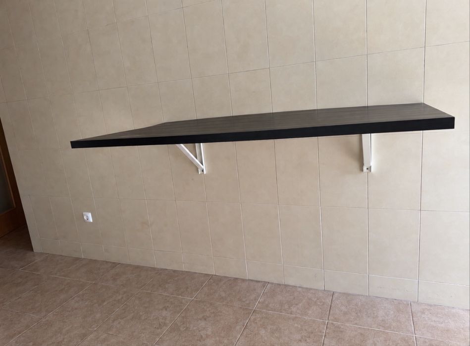 Mesa/Bancada Suspena para Cozinha
