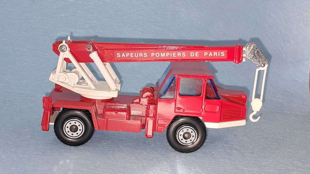 Miniatura Camião dos Bombeiros Solido Unic
