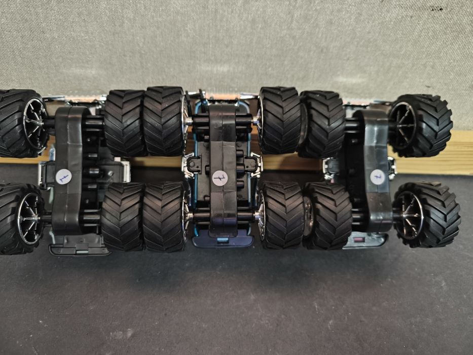 Lote 3 Miniaturas Monster Trucks – Suspensão Ativa
Conjunto de Jipes O