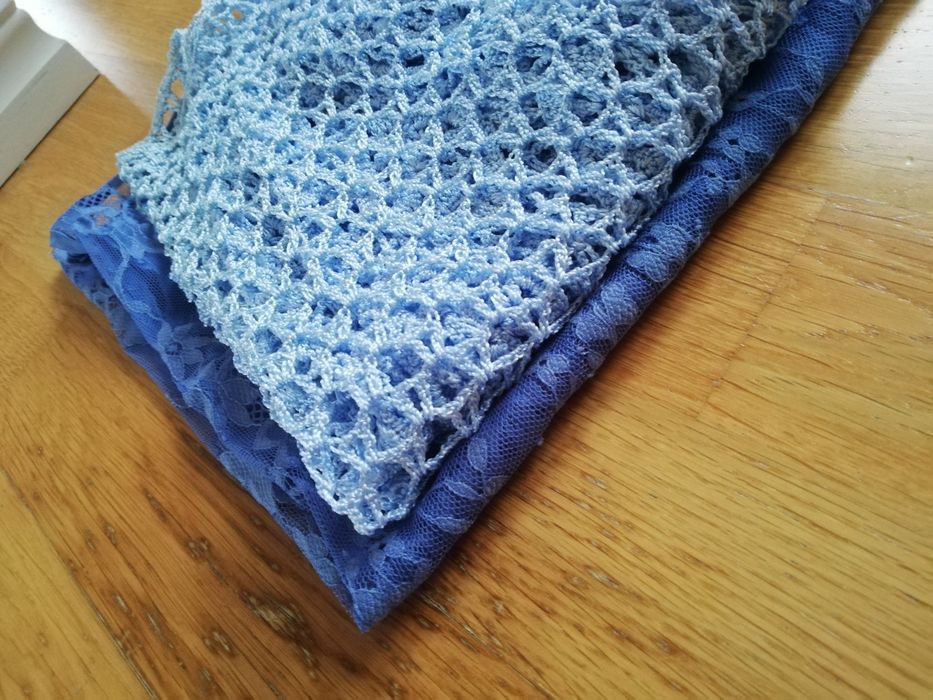 Zamienie/sprzedam Narzutka ażurowa szydelkowana błękitna