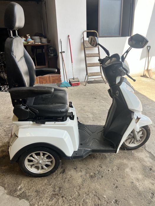 Scooter Elétrica de Mobilidade GoOse + Oferta de Segunda Scooter para Peças