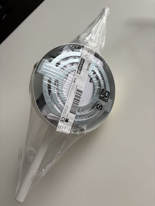 Projetor de teto+ com três lâmpadas. IKEA.