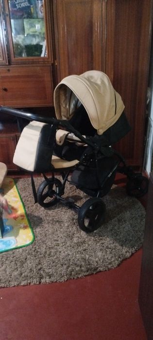 Продам б/у дитячу коляску в гарному стані