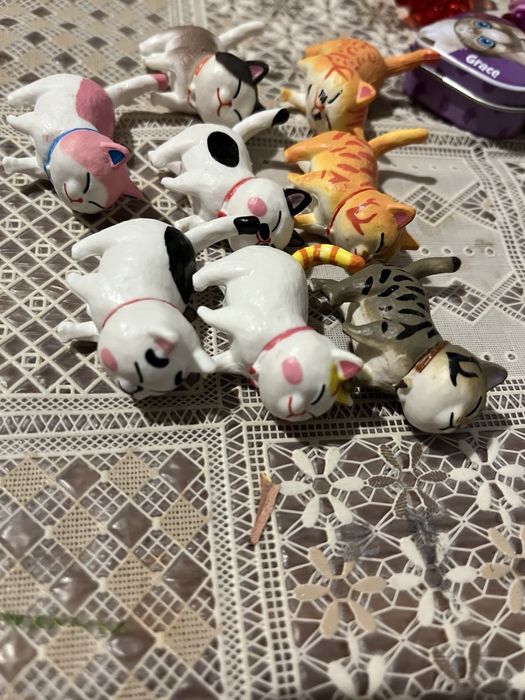 Продам фігурки, іграшки та блокнот