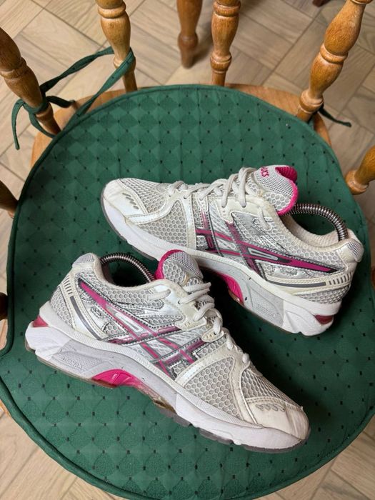 Оригінальні жіночі кросівки “Asics Gel-Kayano 14”