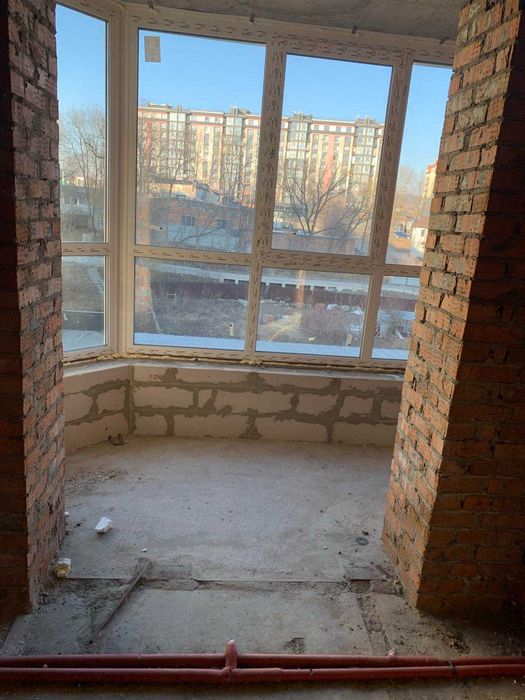 Терміновий продаж 2 кімнатної квартири на Виставці!