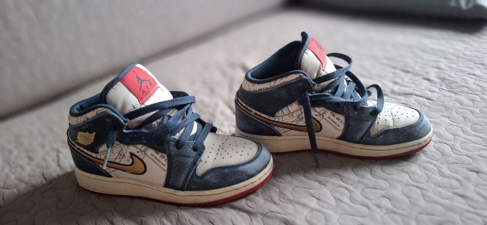 Nike Air Jordan 1 Mid SE