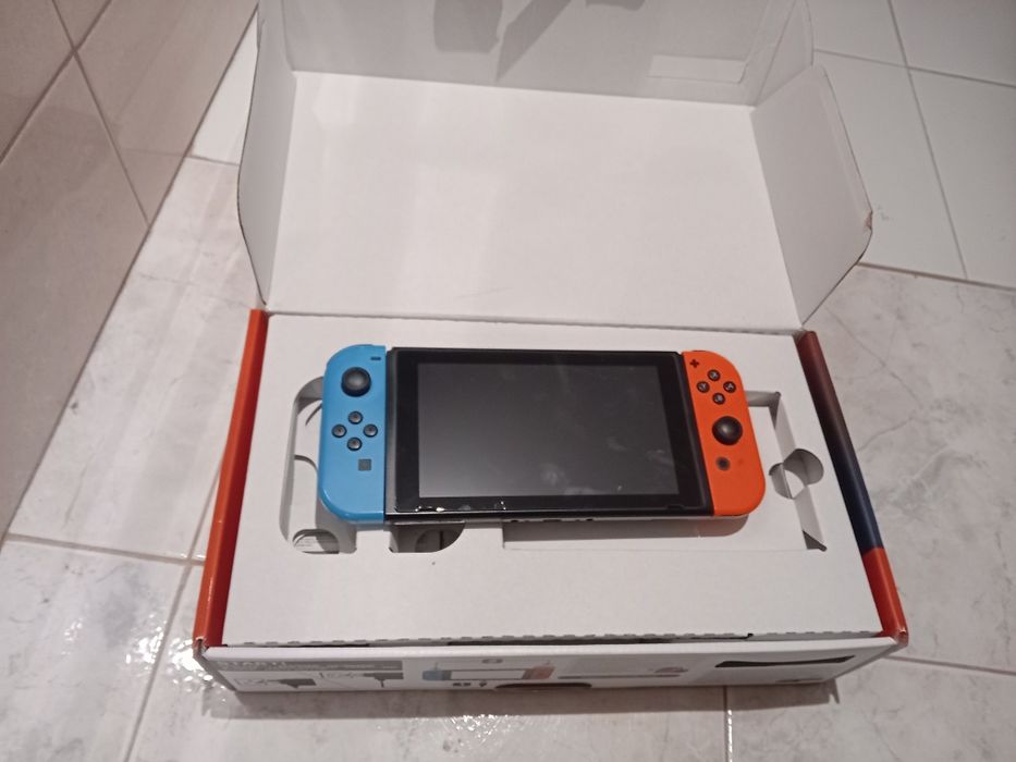 Nintendo Switch  Azul/Vermelha