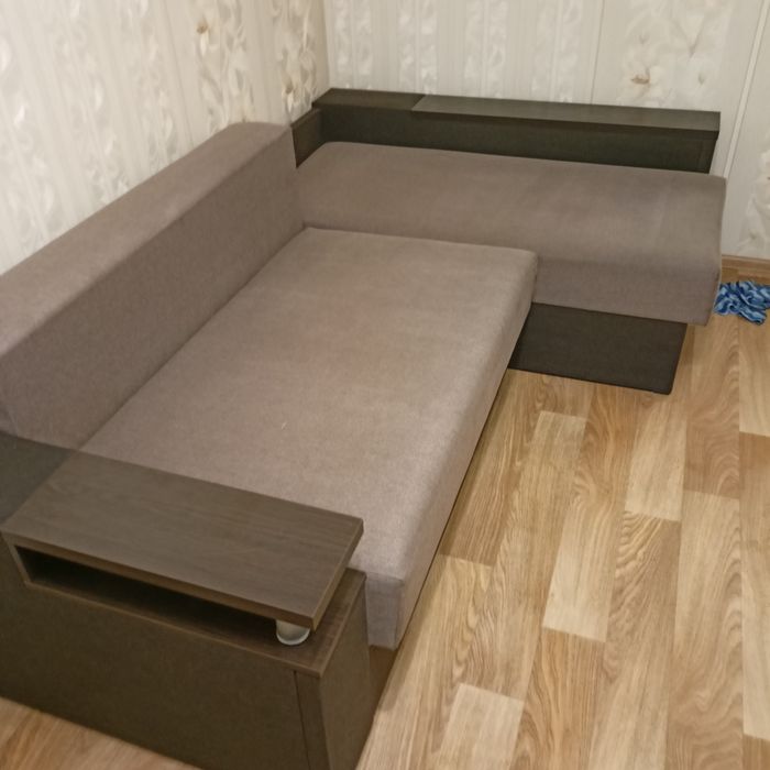 Выездная химчистка мебели чистка диванов