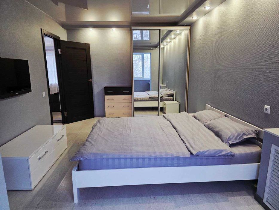 Подобово! Стильна квартира на Сонячному ТЦ Вавилон.