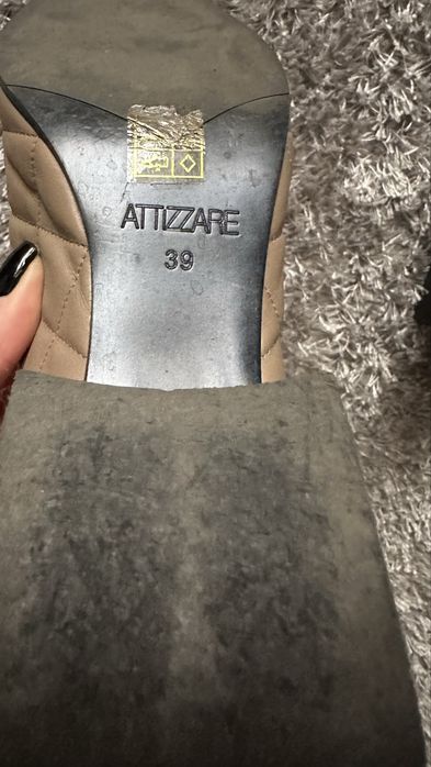 Стильні туфлі з відкритою пʼятою