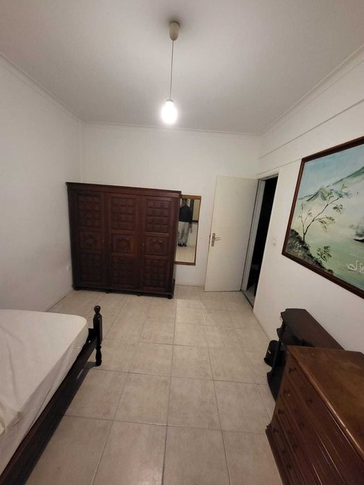 Quarto Grande para Individual, Casal ou Partilhado SEM CALÇÃO