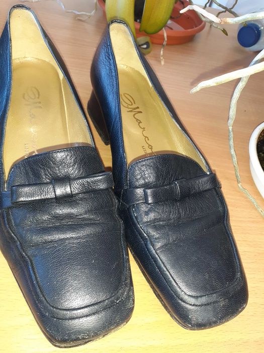 Sapatos pretos salto baixo marca S. Marcos