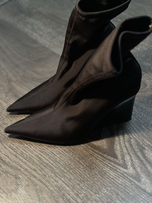 Чорні ботильйони Zara 40