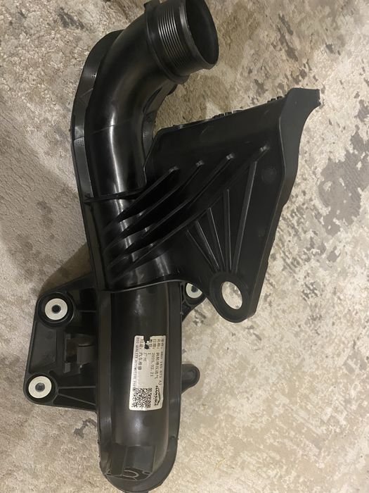 Патрубок інтеркулера интеркулера Audi Q5 ауді Q5 8K0145673AJ