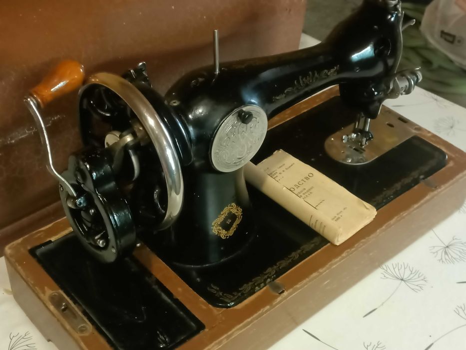 Швейная машинка ручная